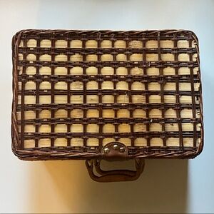 🧺 Wicker Picnic Basket With Handle | Vintage Storage & Display Basket 🧺